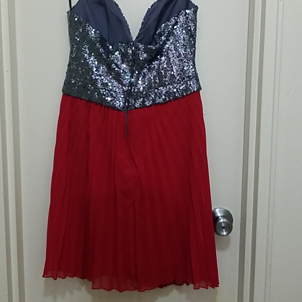 Strapless dress.Balconette top w/sheer pleated - Picture 4 of 6
